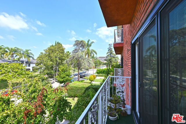 822 S Windsor Boulevard 102, Los Angeles, CA 90005