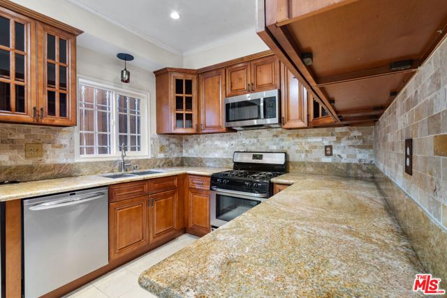822 S Windsor Boulevard 102, Los Angeles, CA 90005