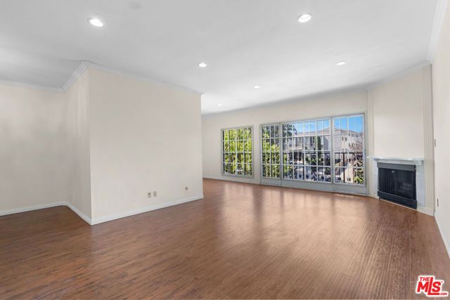 822 S Windsor Boulevard 102, Los Angeles, CA 90005