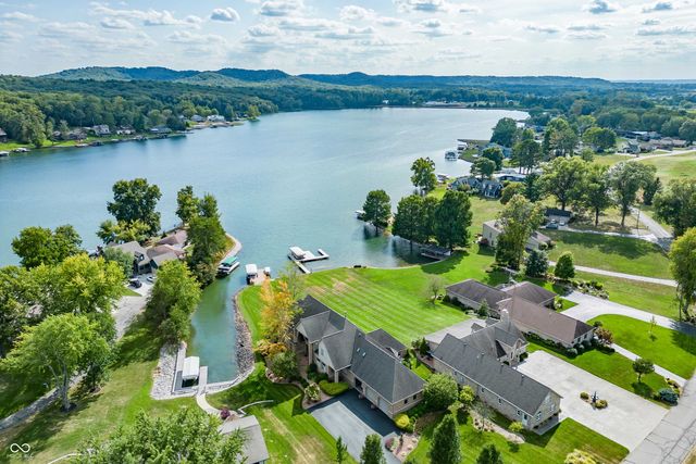1085 E North Shore Drive, Brownstown, IN 47220