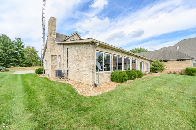 1085 E North Shore Drive, Brownstown, IN 47220