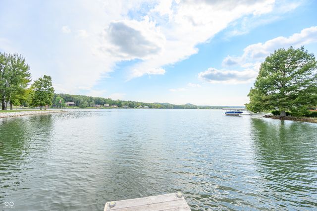 1085 E North Shore Drive, Brownstown, IN 47220