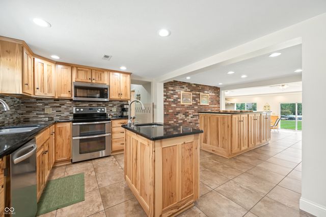 1085 E North Shore Drive, Brownstown, IN 47220