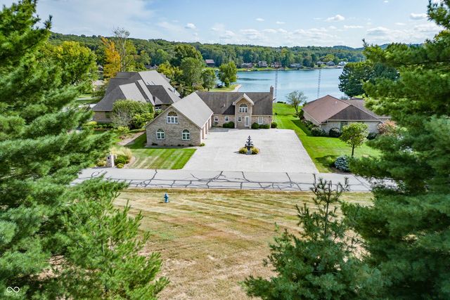 1085 E North Shore Drive, Brownstown, IN 47220
