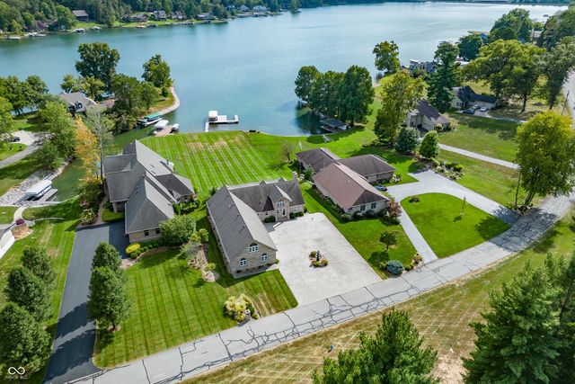 1085 E North Shore Drive, Brownstown, IN 47220
