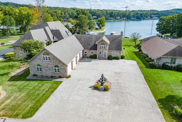 1085 E North Shore Drive, Brownstown, IN 47220