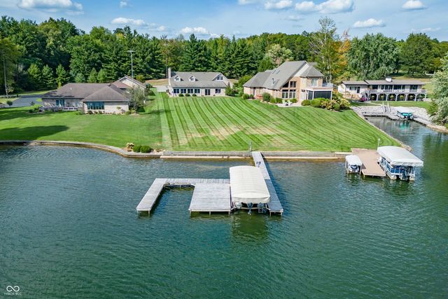 1085 E North Shore Drive, Brownstown, IN 47220
