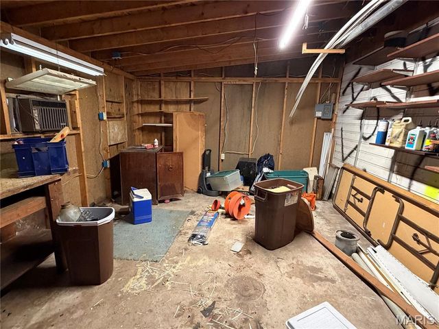 1033 Villa Ridge Road, Collinsville, IL 62234