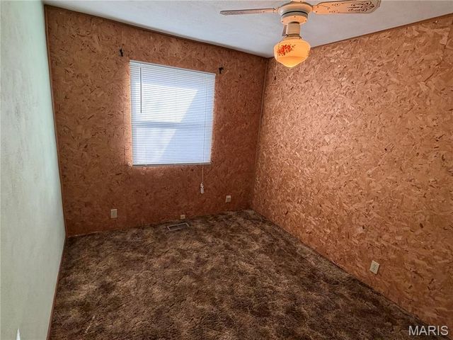 1033 Villa Ridge Road, Collinsville, IL 62234