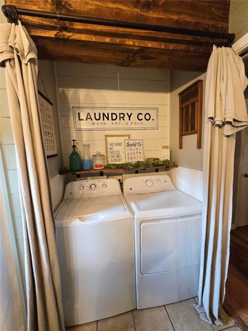 2306 Hollywood Avenue, Liberty, TX 77575