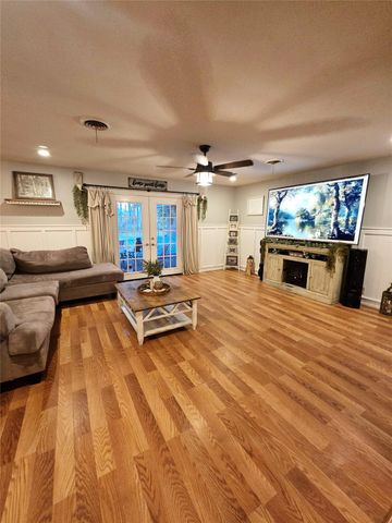 2306 Hollywood Avenue, Liberty, TX 77575