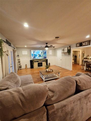 2306 Hollywood Avenue, Liberty, TX 77575