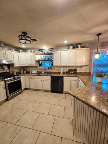 2306 Hollywood Avenue, Liberty, TX 77575