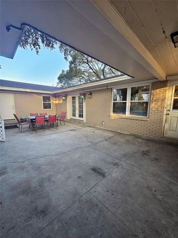 2306 Hollywood Avenue, Liberty, TX 77575