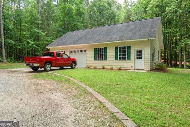 121 Katy Lake Road, Jackson, GA 30233
