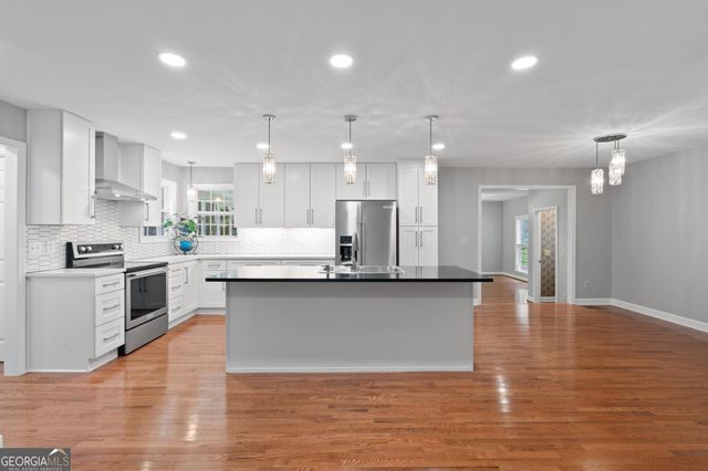 121 Katy Lake Road, Jackson, GA 30233