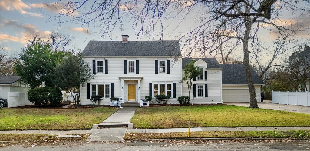 2025 Walworth Street, Greenville, TX 75401