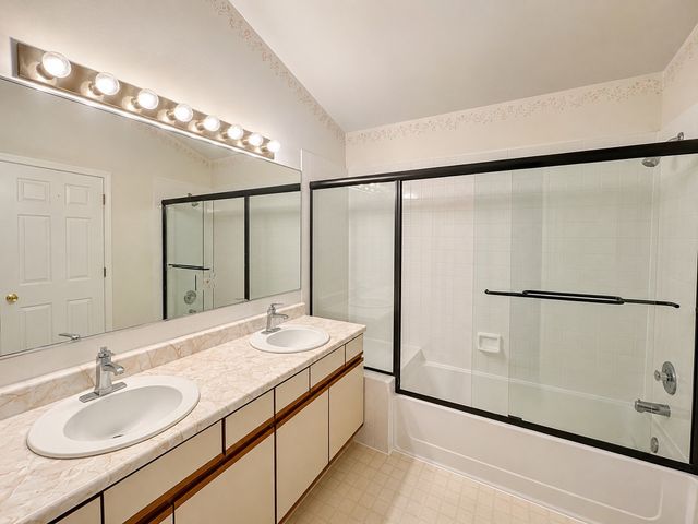 882 Nelli Court 109, Naperville, IL 60563