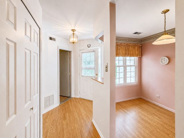 882 Nelli Court 109, Naperville, IL 60563