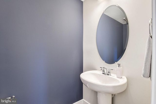 43199 DOGAN RIDGE PL, Centreville, VA 20120