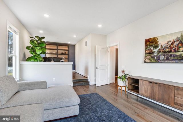 43199 DOGAN RIDGE PL, Centreville, VA 20120