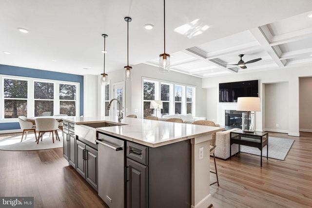 43199 DOGAN RIDGE PL, Centreville, VA 20120