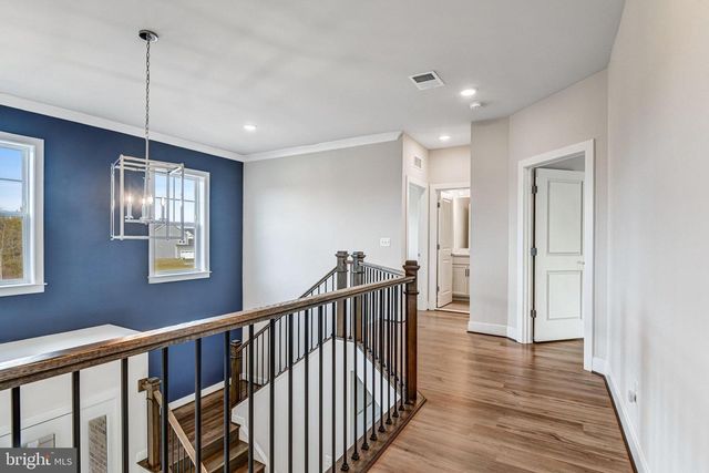 43199 DOGAN RIDGE PL, Centreville, VA 20120