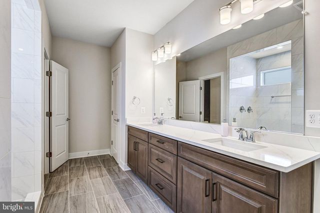 43199 DOGAN RIDGE PL, Centreville, VA 20120