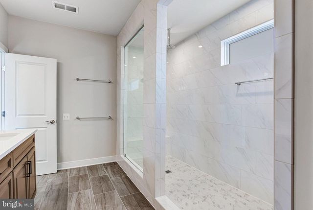 43199 DOGAN RIDGE PL, Centreville, VA 20120