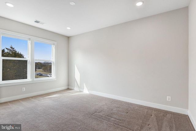 43199 DOGAN RIDGE PL, Centreville, VA 20120