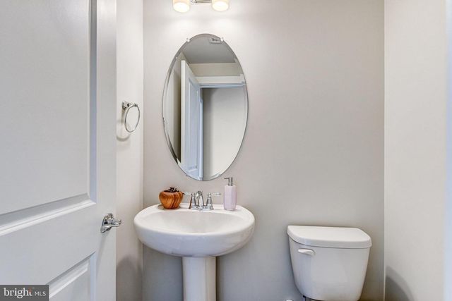 43199 DOGAN RIDGE PL, Centreville, VA 20120