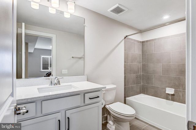 43199 DOGAN RIDGE PL, Centreville, VA 20120