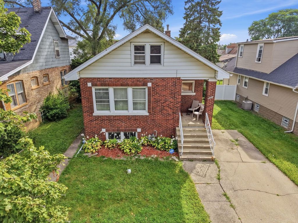 617 23rd Avenue, Bellwood, IL 60104