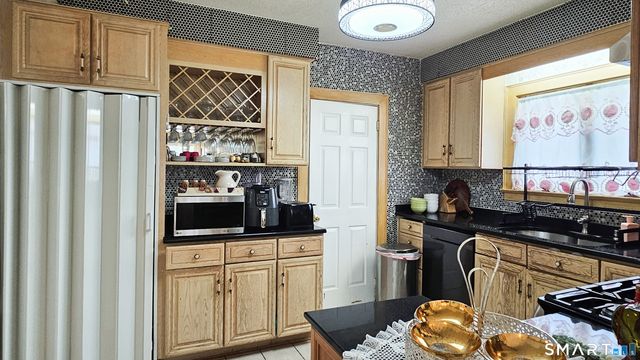 24 White Avenue, West Hartford, CT 06119