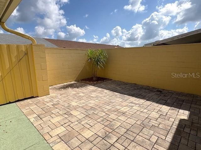 1005 RICKENBACKER DRIVE, Sun City Center, FL 33573