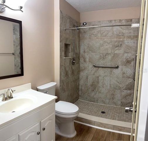 1005 RICKENBACKER DRIVE, Sun City Center, FL 33573
