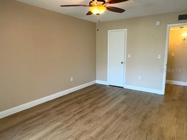 1005 RICKENBACKER DRIVE, Sun City Center, FL 33573