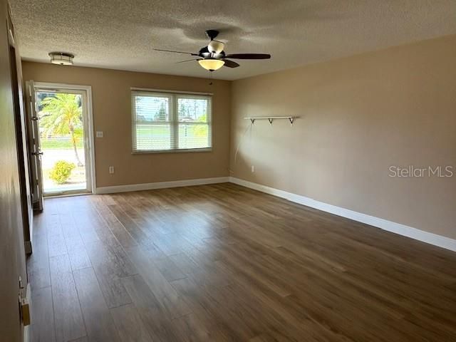 1005 RICKENBACKER DRIVE, Sun City Center, FL 33573