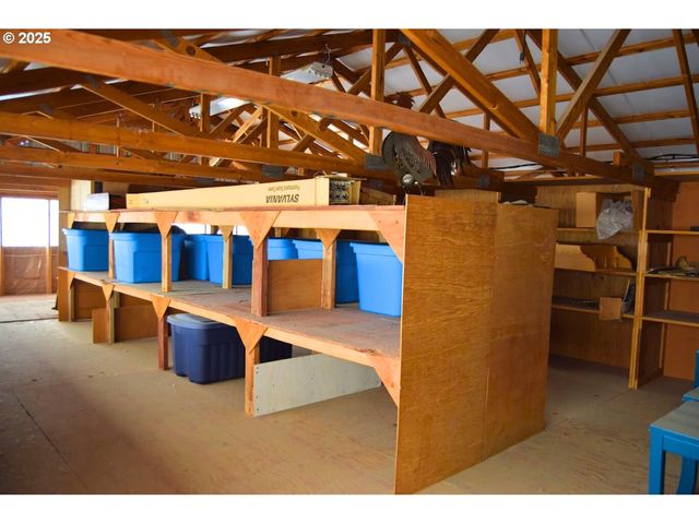 678 Road 20 Nw, Waterville, WA 98858