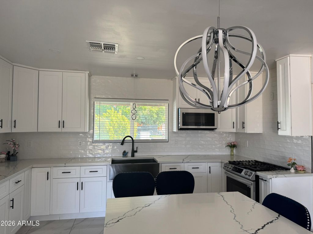 1129 W 10TH Street, Mesa, AZ 85201 — exterior
