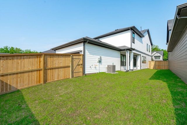 1511 Emma Lake Drive, Missouri City, TX 77459