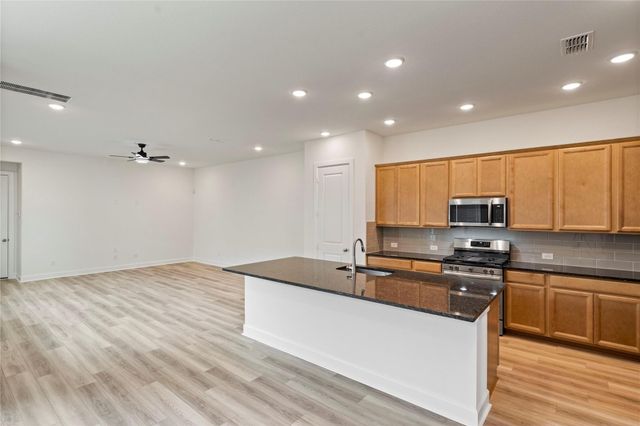 1511 Emma Lake Drive, Missouri City, TX 77459