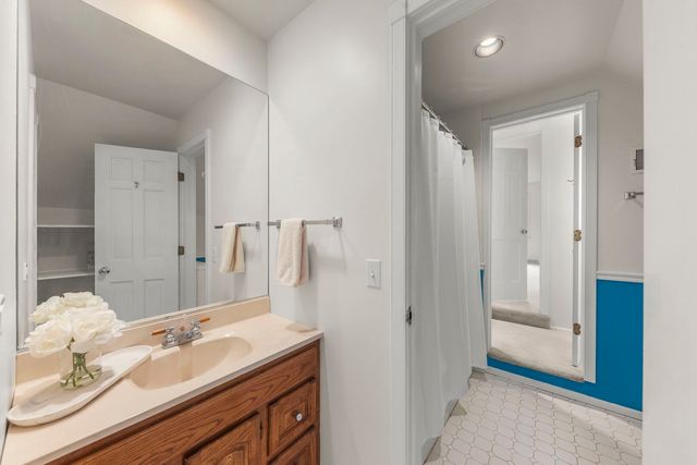 1205 E Bonner Road, Wauconda, IL 60084