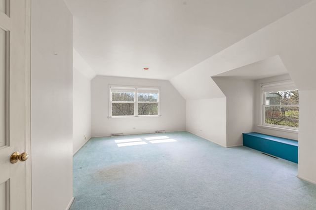 1205 E Bonner Road, Wauconda, IL 60084