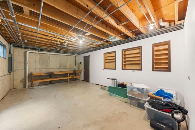 1205 E Bonner Road, Wauconda, IL 60084