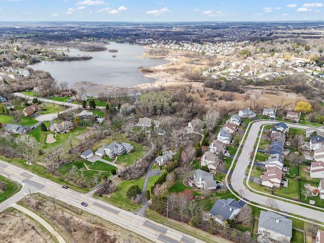 1205 E Bonner Road, Wauconda, IL 60084