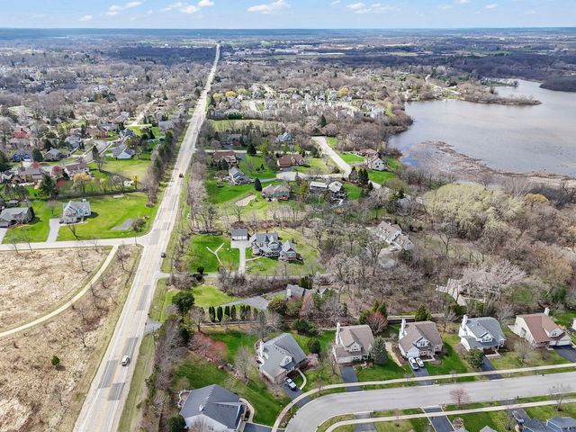 1205 E Bonner Road, Wauconda, IL 60084