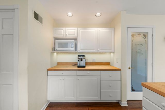 1205 E Bonner Road, Wauconda, IL 60084