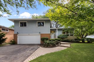 1115 Kenton Road, Deerfield, IL 60015