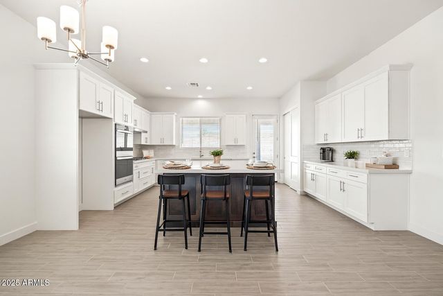 9375 W LIMESTONE MOUNTAIN Drive, Casa Grande, AZ 85194